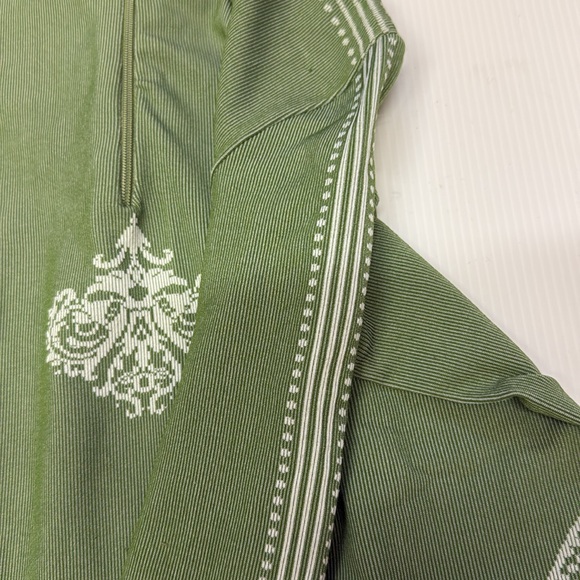 Vintage Athleta Partial Zip Green and White Yoga Top  - size Small - Picture 5 of 11